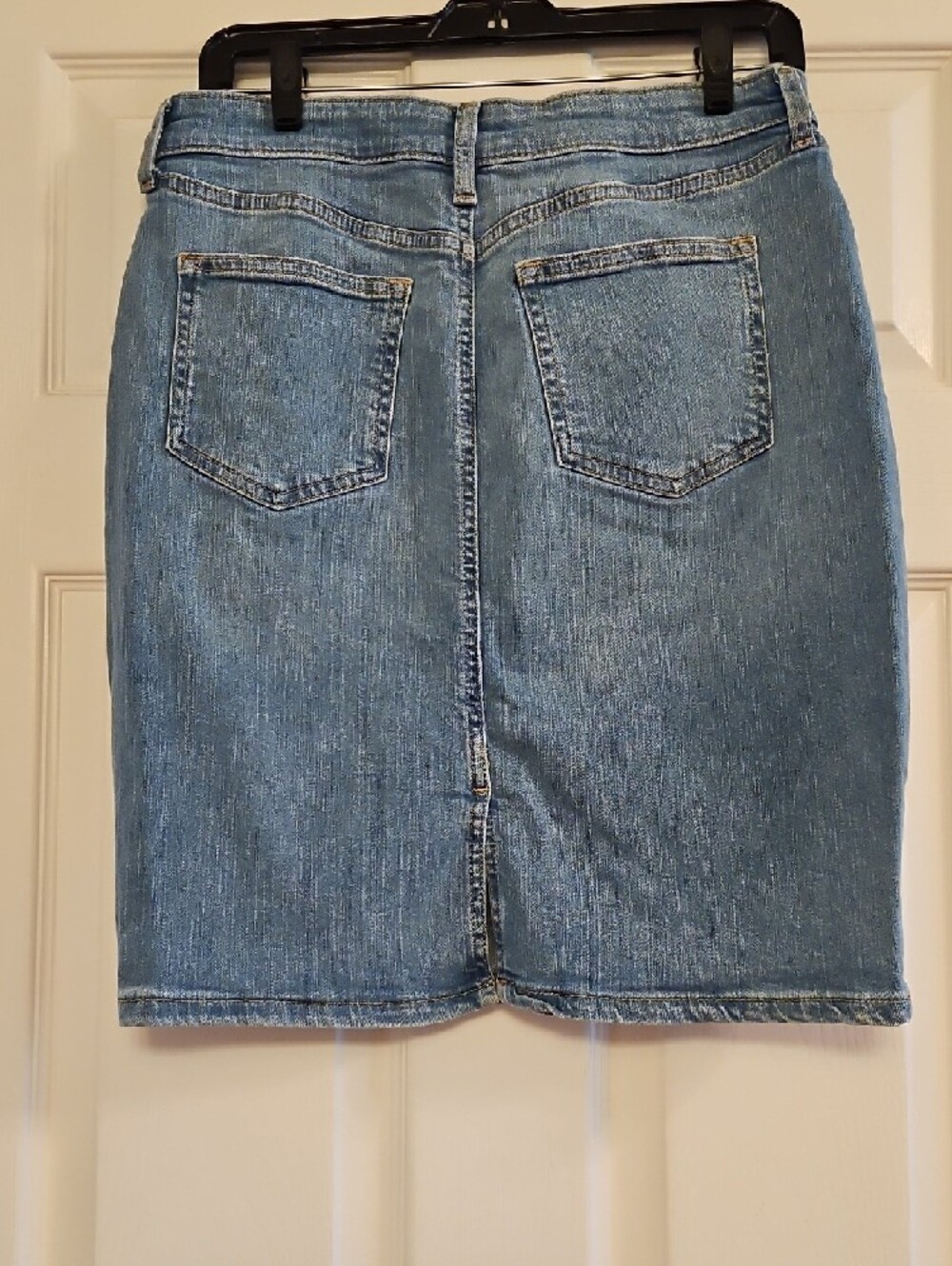 Banana Republic light blue denim skirt with button waist - Picture 2 of 4